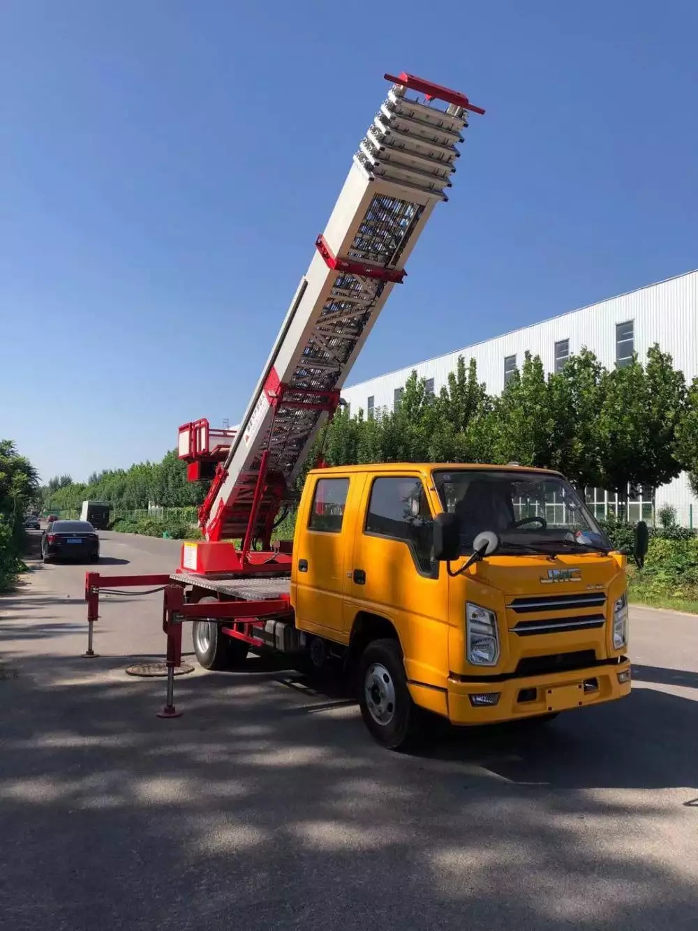 玉屏附近的云梯车出租服务：轻松解决高空作业需求