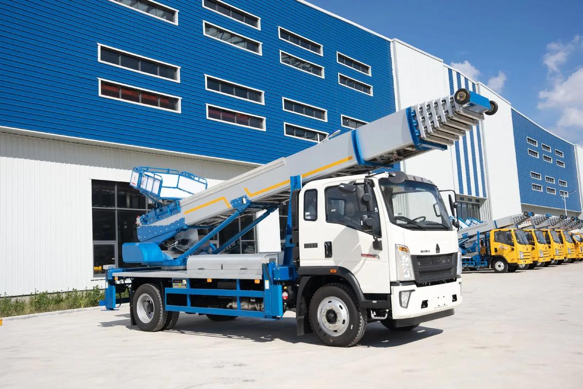 玉屏出租云梯车高空作业车 建筑垃圾搬运