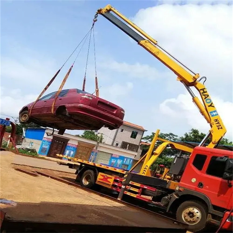 玉屏吊车吊汽车的正确方法